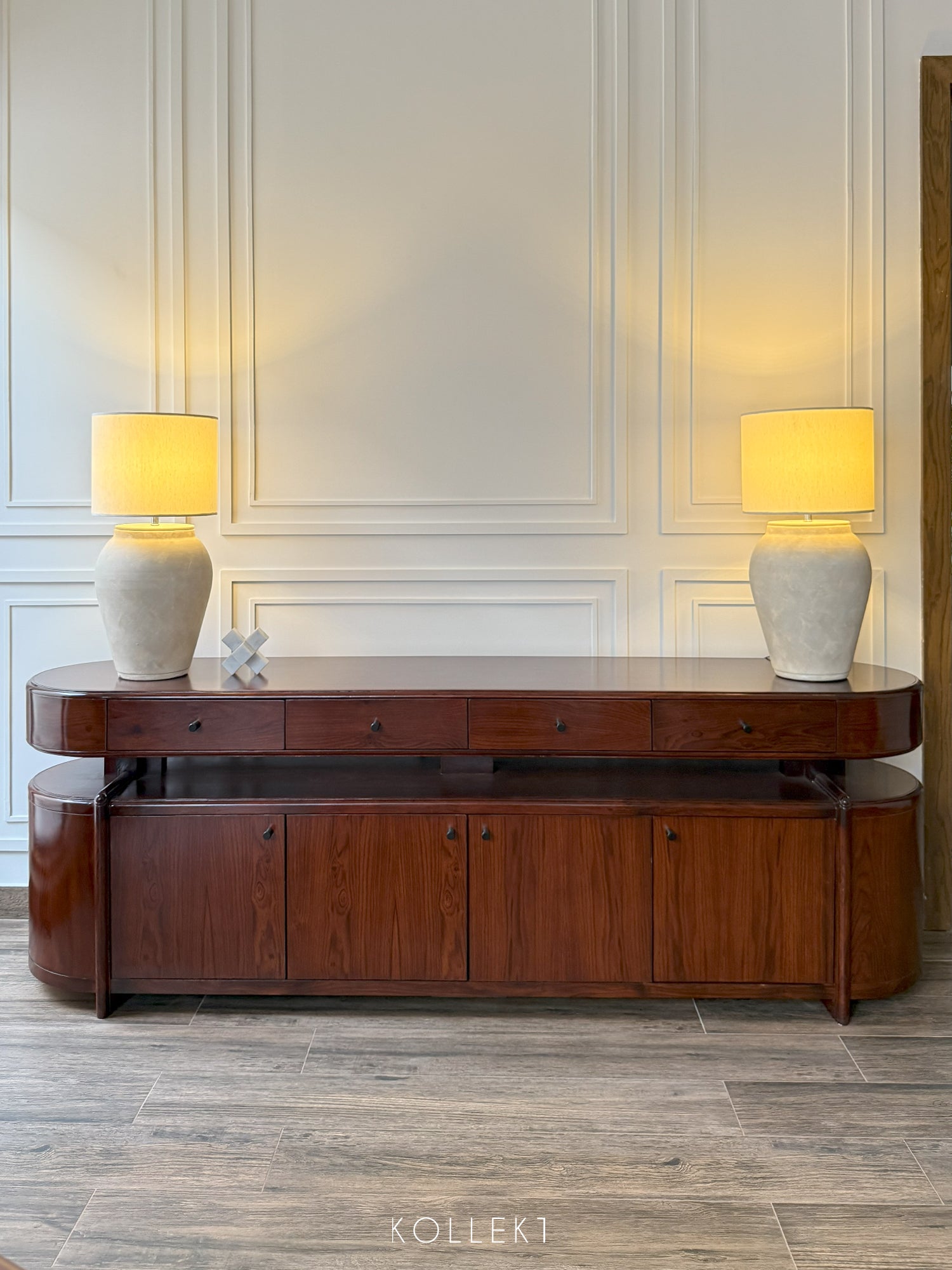 THE FLOATING DRAWER CONSOLE