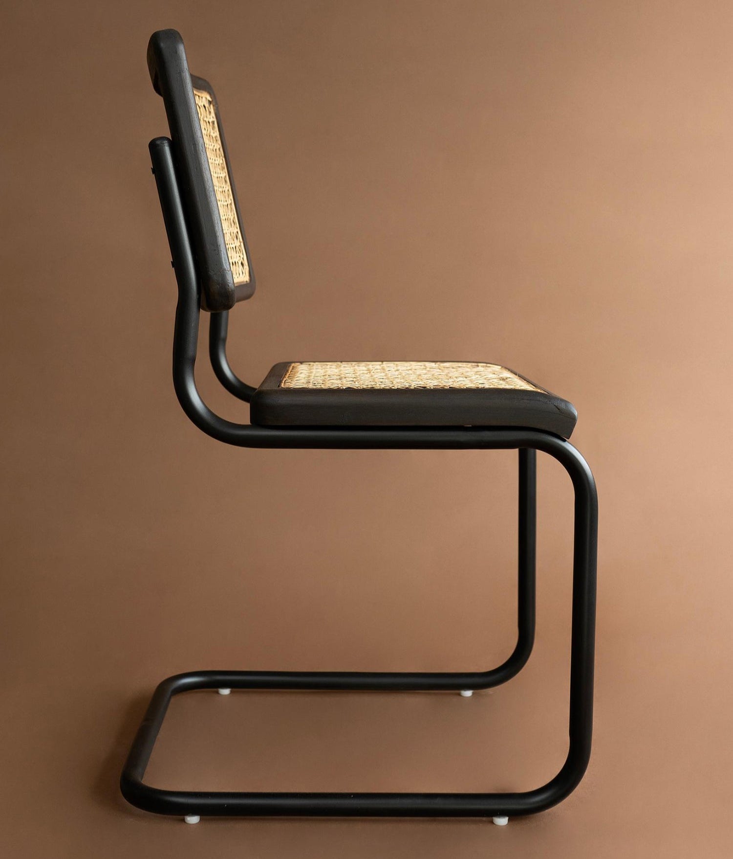 THE CANTILEVER CHAIR