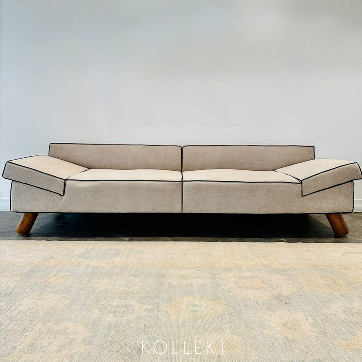 THE OUTLINE SOFA