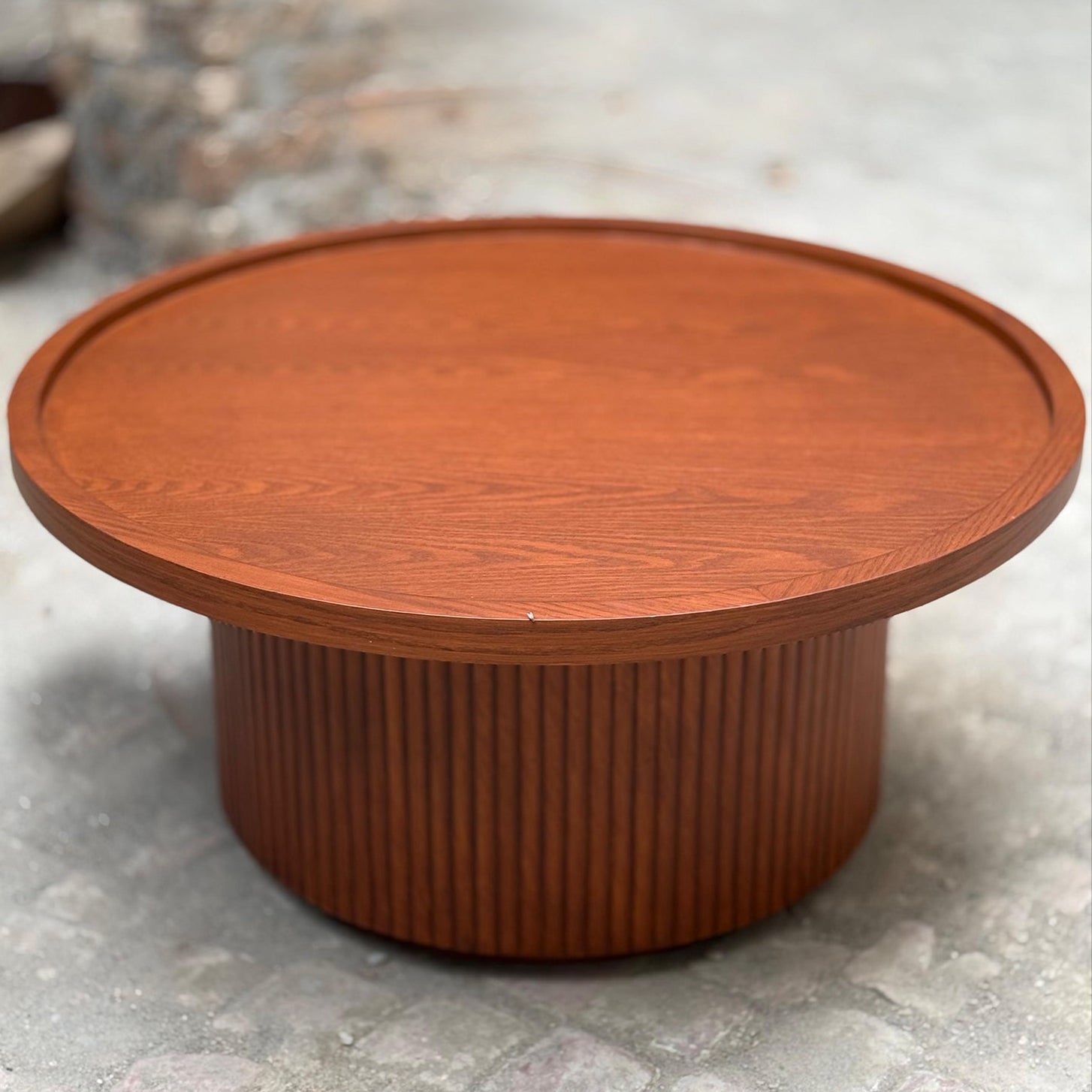 THE CLASSIC ROUND WOODEN TABLE