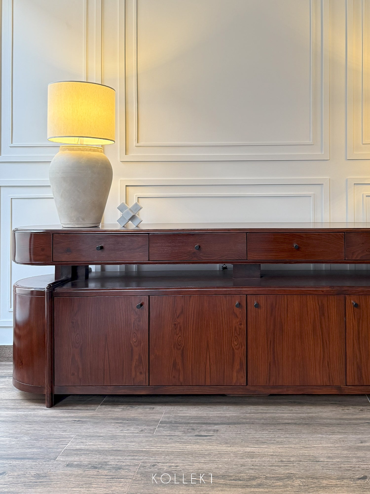 THE FLOATING DRAWER CONSOLE