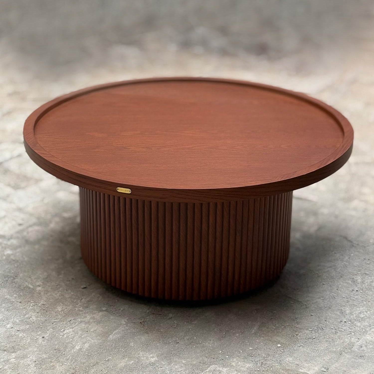 THE CLASSIC ROUND WOODEN TABLE