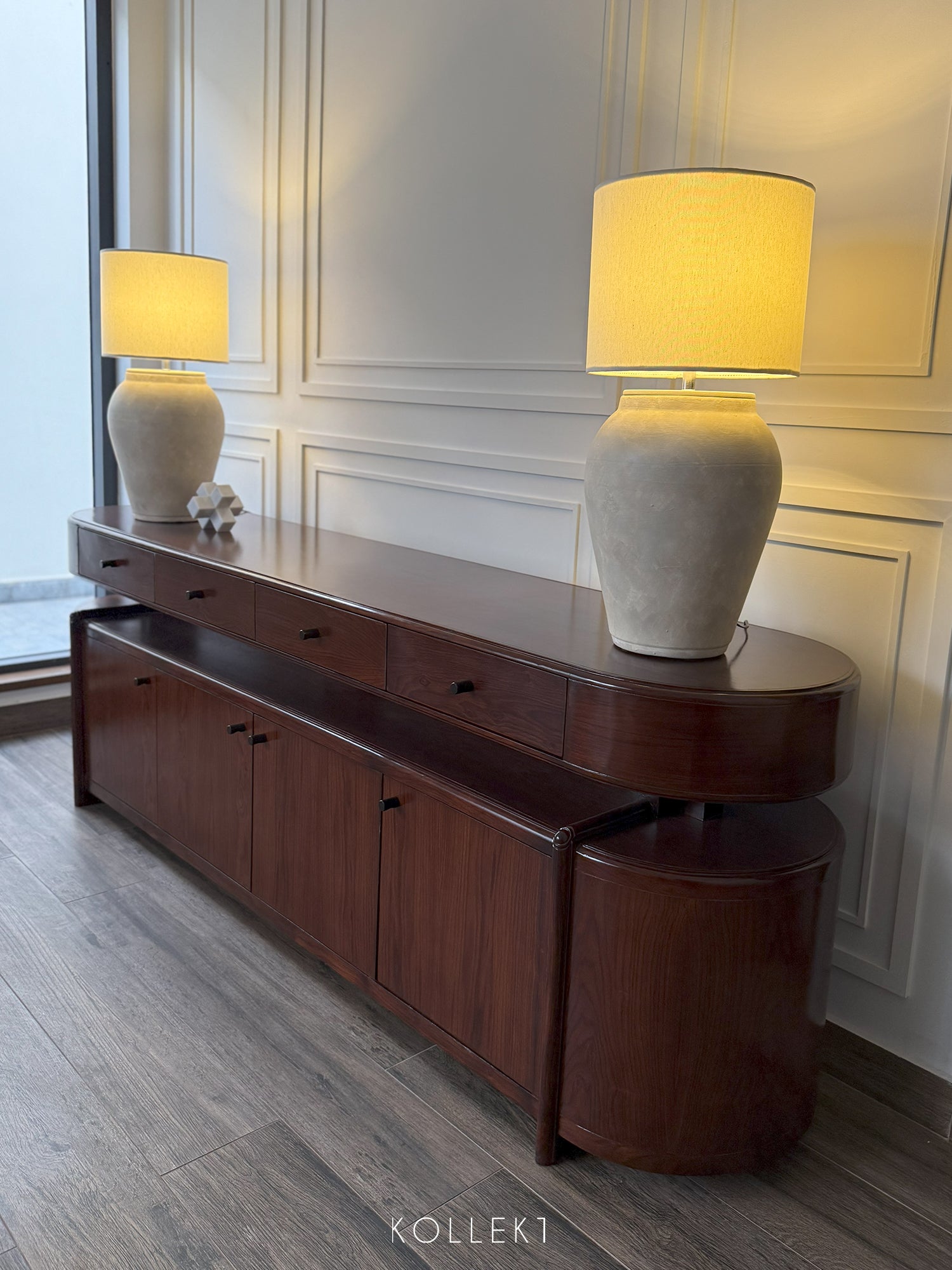 THE FLOATING DRAWER CONSOLE