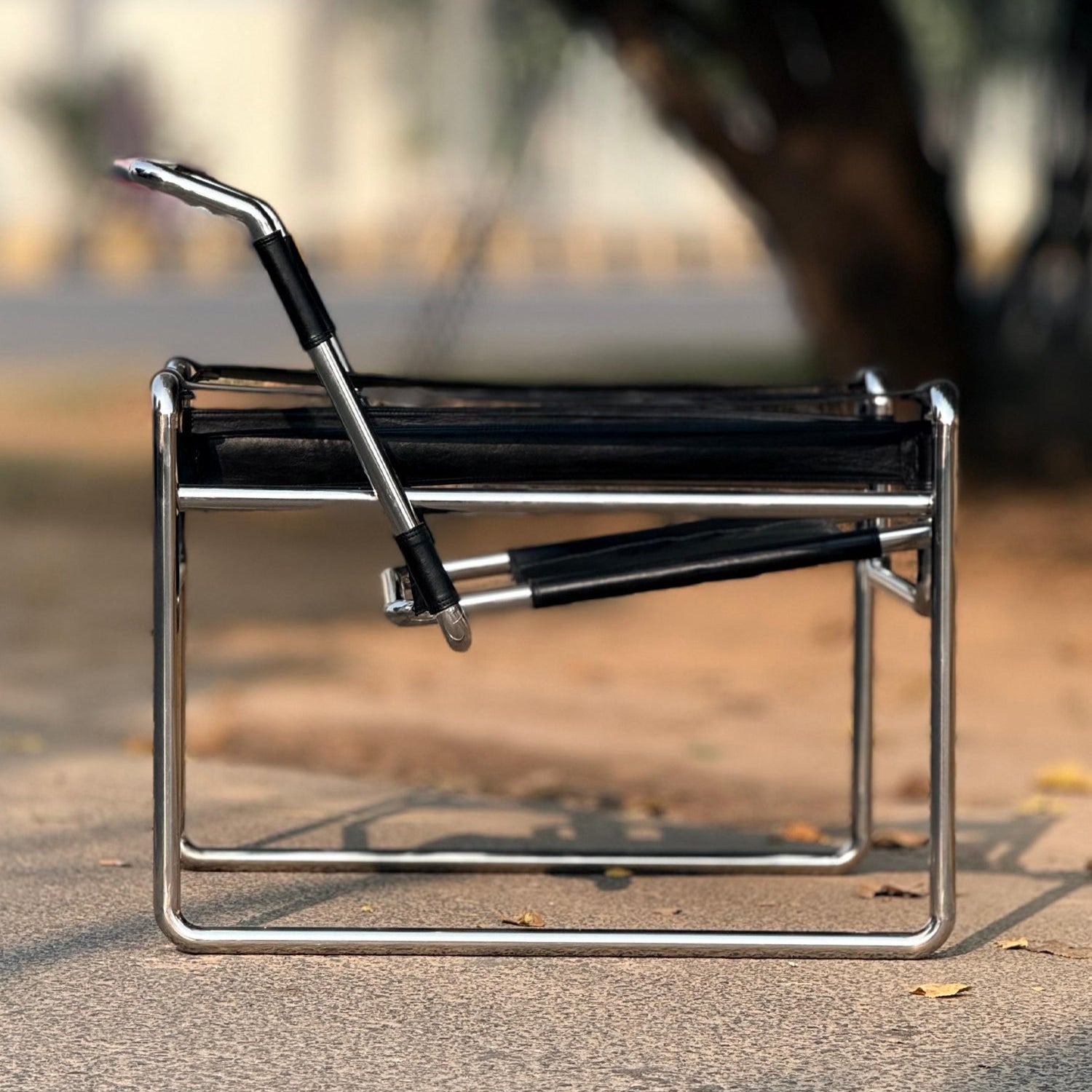 THE ICONIC WASSILI CHAIR