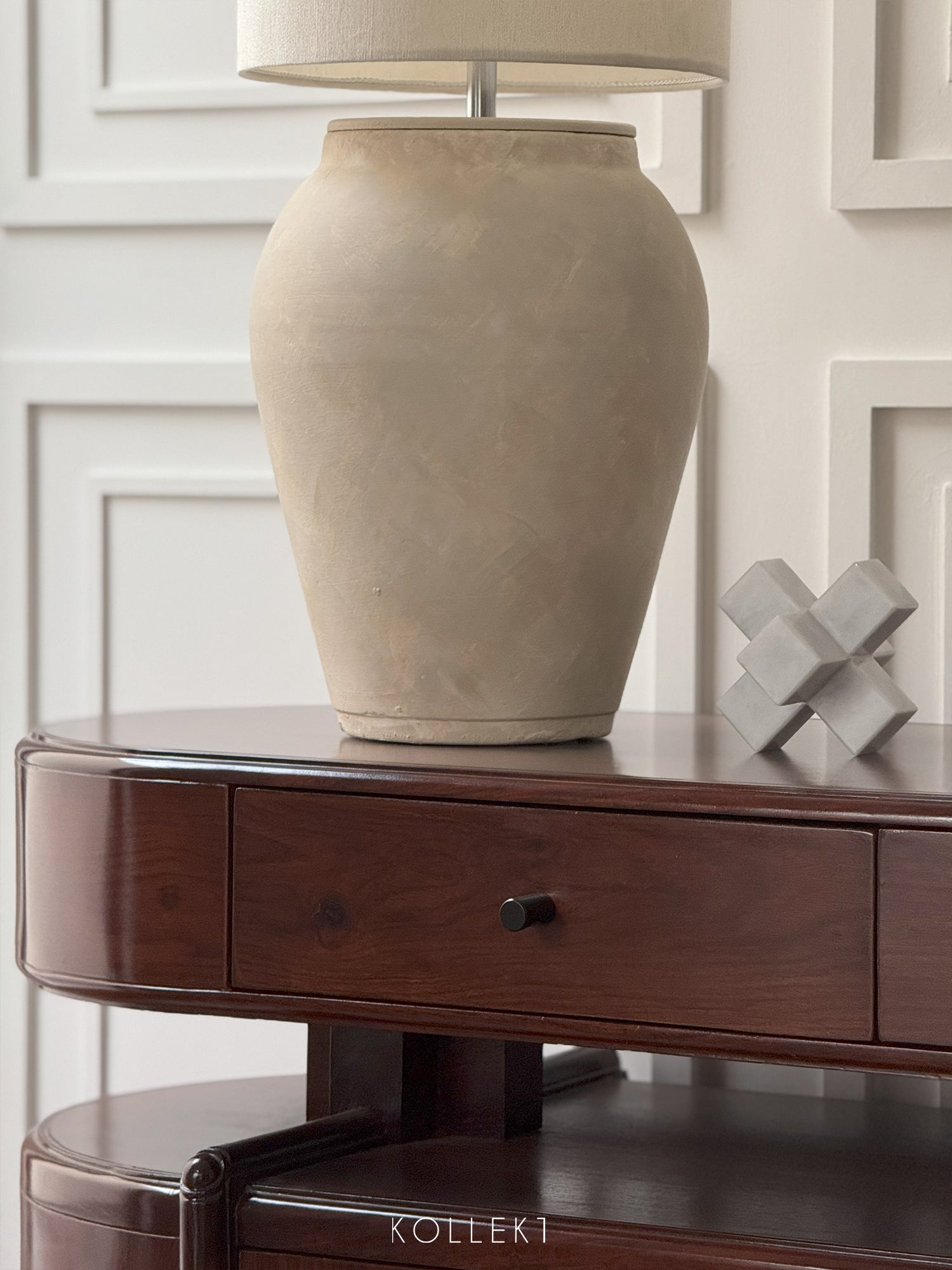 THE FLOATING DRAWER CONSOLE